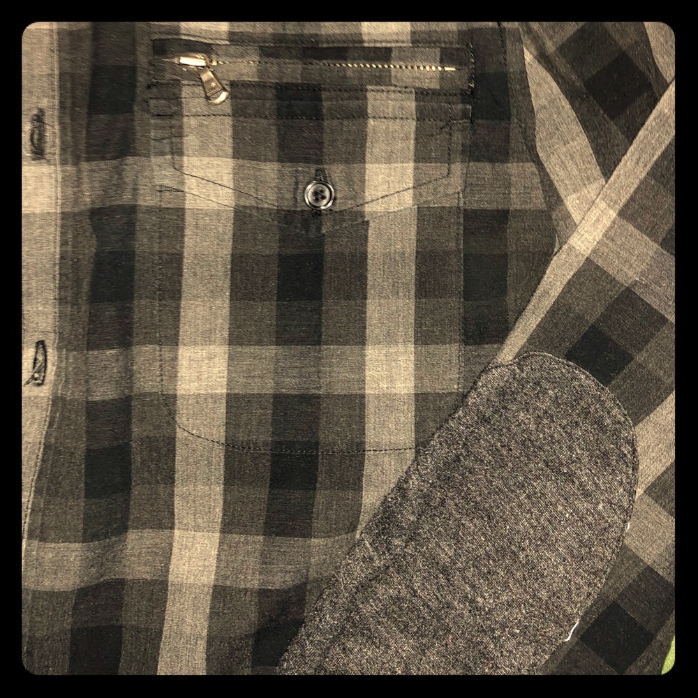 XS Kenneth Cole zippered and elbow pathed buttonup